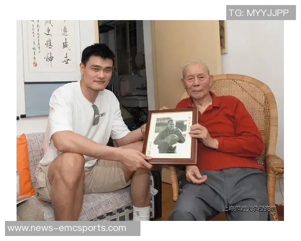 回顾中国篮球名人堂李震中辉煌岁月的珍贵老相册